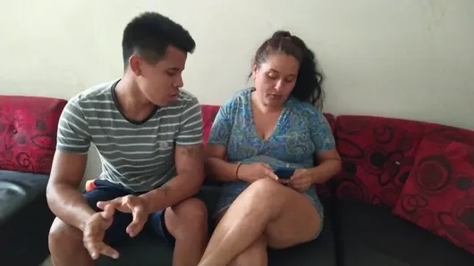 Üvey annem onun amını yemem karşılığında bana borç para veriyor