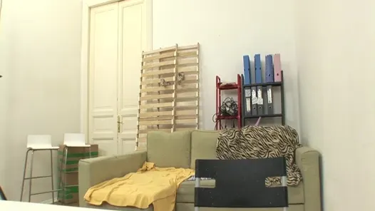 18 yaşındaki genç dani ile döküm – ilk kez anal