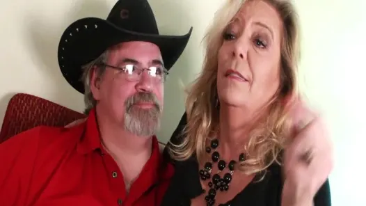 Aldatılan fanteziler – olgun karısının genç adam tarafından sikişmesini izlemeyi seviyor