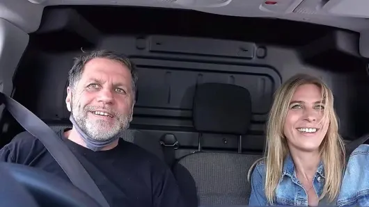 Alman orta yaşlı seksi kadın yaşlı adam tarafından sert anal oyuncu seçmeleri için sikiliyor