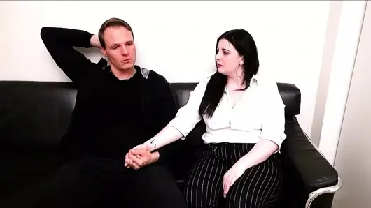 Alman tombul hamile genç kız – jinekolog muayenesinde doktor tarafından aldatıyor