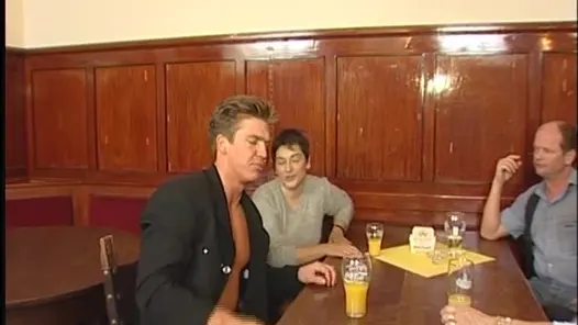 Alte Kellnerin im Hofbrauhaus gebumst, was eine nasse fotze