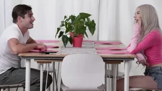 Annem diyor ki, “Nisan aptalları? Sikin içimdeydi!”