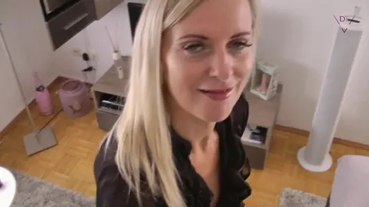 Annemin götü sert sikiliyor – beni arkadan al!