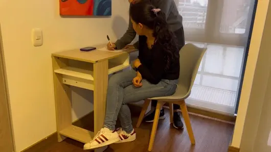 Bebek bakıcısını sikmek istiyorum, amım sıcak