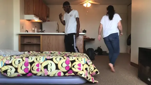 Bigdaddykj: Yeni komşumun yeni yerine taşınmasına yardım etti – önizleme