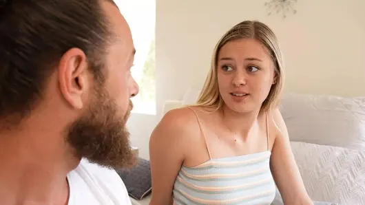 Busty genç amber moore ağırlıyor onu ev