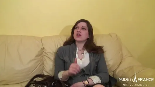 Büyük memeli genç Fransız esmer çift nüfuz ve yumruk becerdin