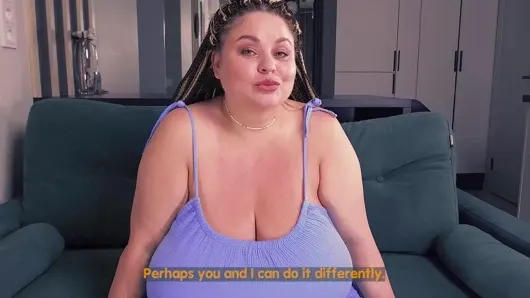 Büyük memeli üvey annem Anna Katz kadın vücudunun nasıl çalıştığını bana açıklıyor. Ve sonra gerginliği azaltmama yardım ediyor