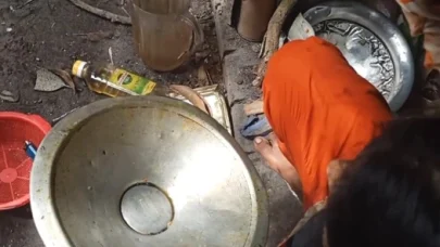 Desi Bhabhi Cooking Turned Into a Hot Surprise!