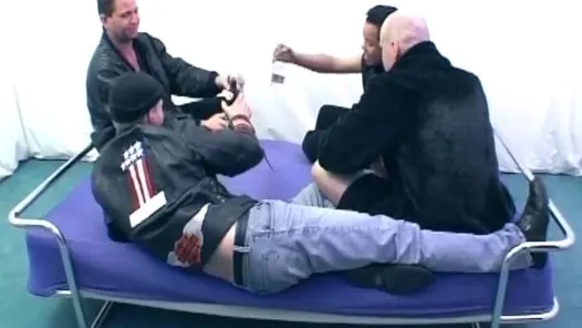 Edepsiz Alman sürtük grup sekste götünü parçalıyor