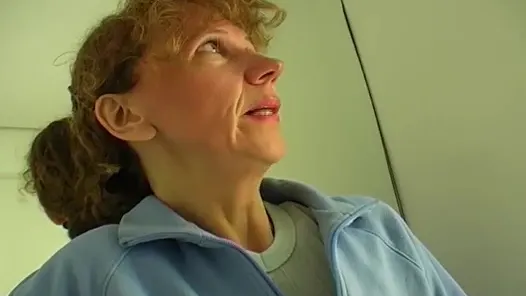 Eski ama dik Alman bayan dildoing ona tıraş twat