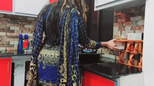 ev karısı assfucked içinde mutfak tarafından cuckold koca