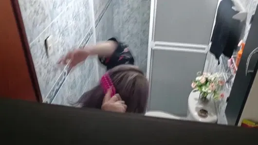 Evimden bir şeyler alınmak yerine sikilmeyi tercih ederim