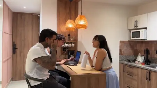 From family dinner to fiery betrayal: she fucked her boyfriend’s best friend