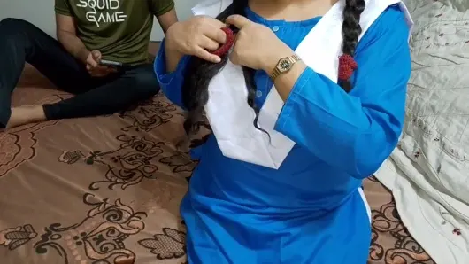 Hintli kız öğrenciyle seks