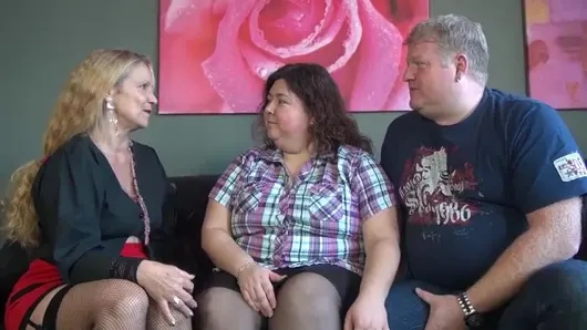 İki azgın milfs görünümü ile muhteşem üçlü – 4