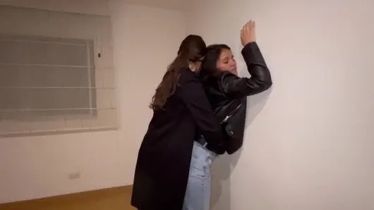 İlk kez lezbiyenler sert ve zengin sikişiyor