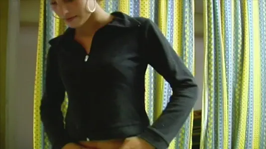 İnce Alman genç gets ona sıkı kedi dövülerek sert tarafından bir sert horoz