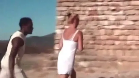 İngiliz retro pis milf gets ırklararası anal