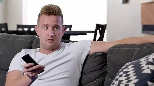 İri göğüslü kızıl saçlı Annabel Redd oda arkadaşının büyük yarağına biniyor – s14:e12