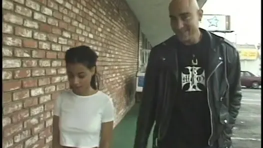 Kadın alışverişten sonra büyük çük alıyor