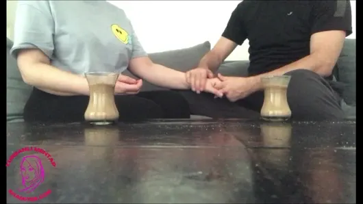 Kocasını Aldatmak İsteyen Kadını Ayartıp Eve Çağırdım