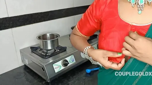 Komal Apne dudh ka chai banake sasur ji ko piladiya