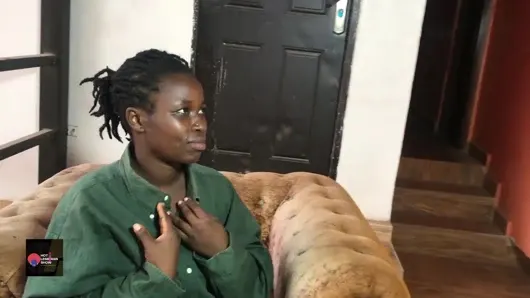 Komik ev kızı madamı ilk kez sikiyor