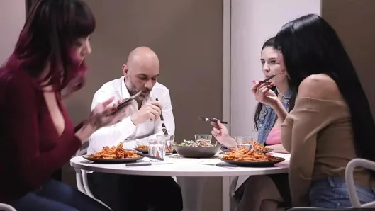 Küçük öğrenci genç Francesca Dicaprio’nun göt deliği asılı Cristian Clay tarafından parçalandı