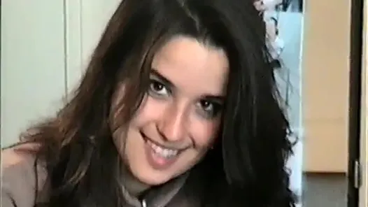 Mastürbasyonu seven ve açgözlülükle kafamı yalayan bir esmer olan sikimin Michaela tadına bakmasına izin verdim