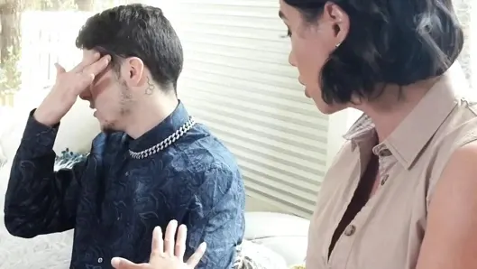 Mylf – vefasız evli kadın şanslı adamla iyi vakit geçiriyor