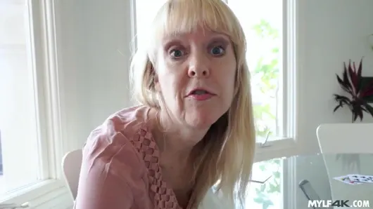 Olgunlaşır sahip olan seks ile bir dik oğlan