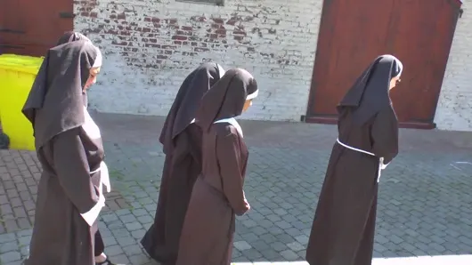 Rahibe seviyor kahrolası açık havada