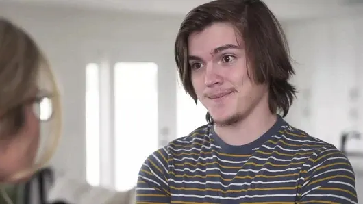 “Sikini tenis raketinden daha iyi kullanmayı biliyor musun?” Orta yaşlı seksi kadın Cory Chase üvey oğluna soruyor – s19:e9