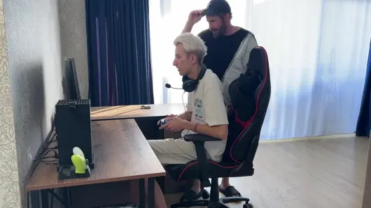 Stepfather teaches his stepson how to fuck a girl and squirt properly