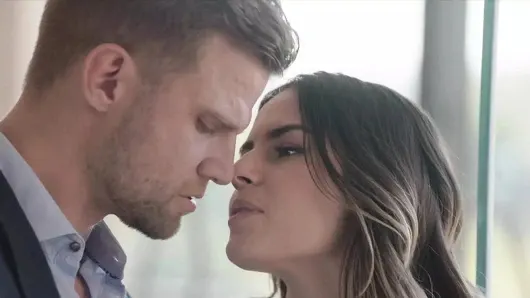 Tushy – Chanel anal arzularını tatmin etmek için her şeyi yapacak