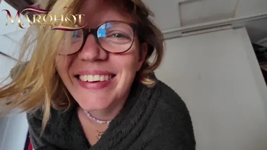 Üçlü Cuckold, Uyandığımda: Sevgilimi Uyandırıyorum, Vajinamı Parçalara Ayırıyor ve Cuckold Kocamı Sıçratıyor