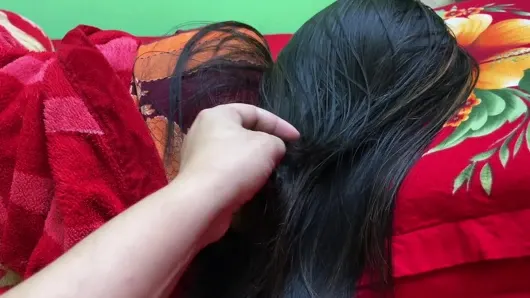 Üvey erkek kardeş seksi üvey kız kardeşini sert sikiyor