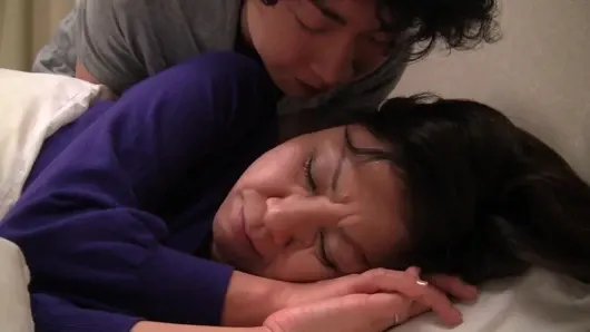 Üvey oğlu o yaşlı kadını daha önce hiç olmadığı kadar boşalttı! : Bölüm 3