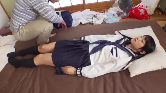 Yaşlı adamla siyah saçlı masum kız ders dışı bir sınıfa sahip – mitsuki nagisa