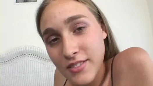 Yaşlı kel adam yüklerini güzel genç hatunun vizonuna düşürür