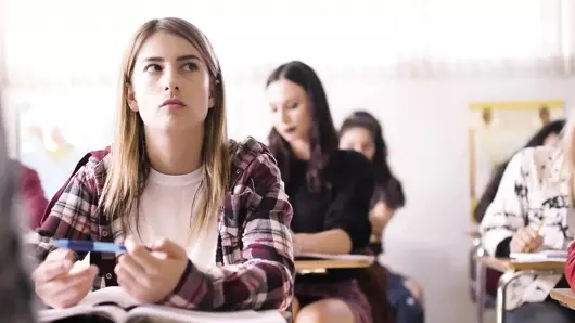 Yetişkin zaman genç lezbiyen: kendra & kristen- kedi yeme