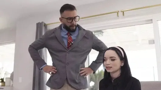 Çılgın öğretmen şımarık öğrenci Selina Imai’ye şaplak atıyor ve sikiyor – teamskeet