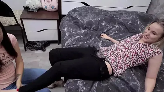 Ev sahibimin amını yalamak zorunda kaldım