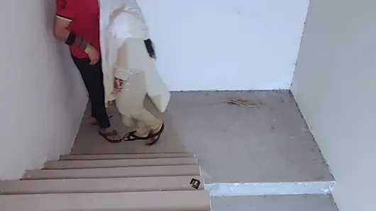 Girlfriend ki Khala ko choda-Late Night Gifting Date On stairs🥵