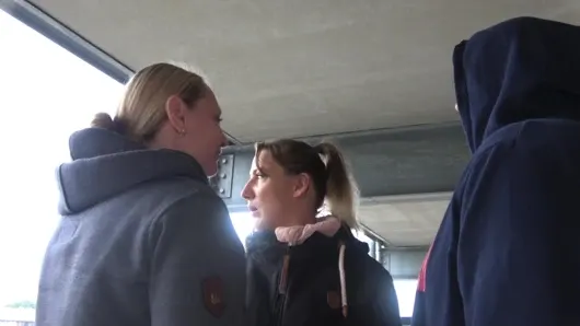 Kapalı otopark tırmanışı! Bu kuyruk bizim! Herhangi bir şekilde yardımınız için teşekkür ederim!