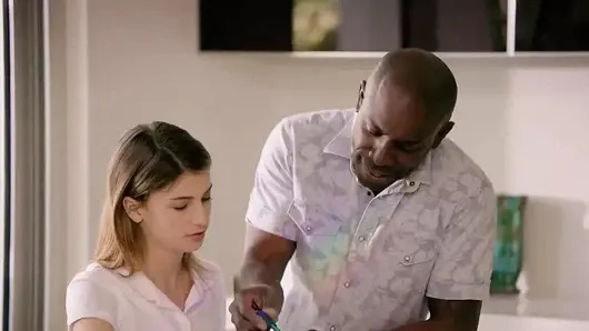 Karartılmış ilk ırklararası için minyon genç kristen scott