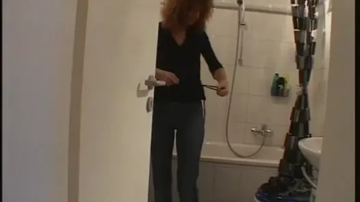 meine frau an den kuechentisch gefesselt und genommen