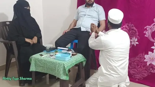 Müslüman kadınlar hamile bırakamadığı için doktor tarafından kocasının önünde sikiliyor (üçlü seks)